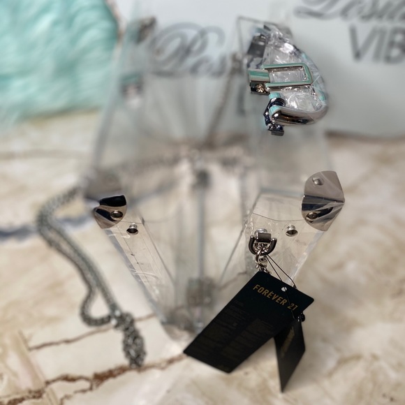 !!SOLD!! SOLD!! Purses - Picture 6 of 11